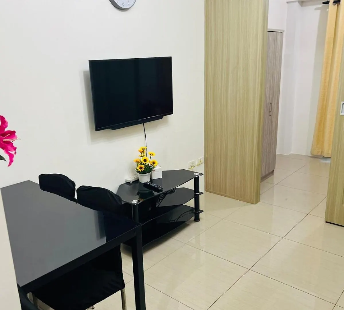 Apartment Rm# 839 B Shore 1 Μανίλα